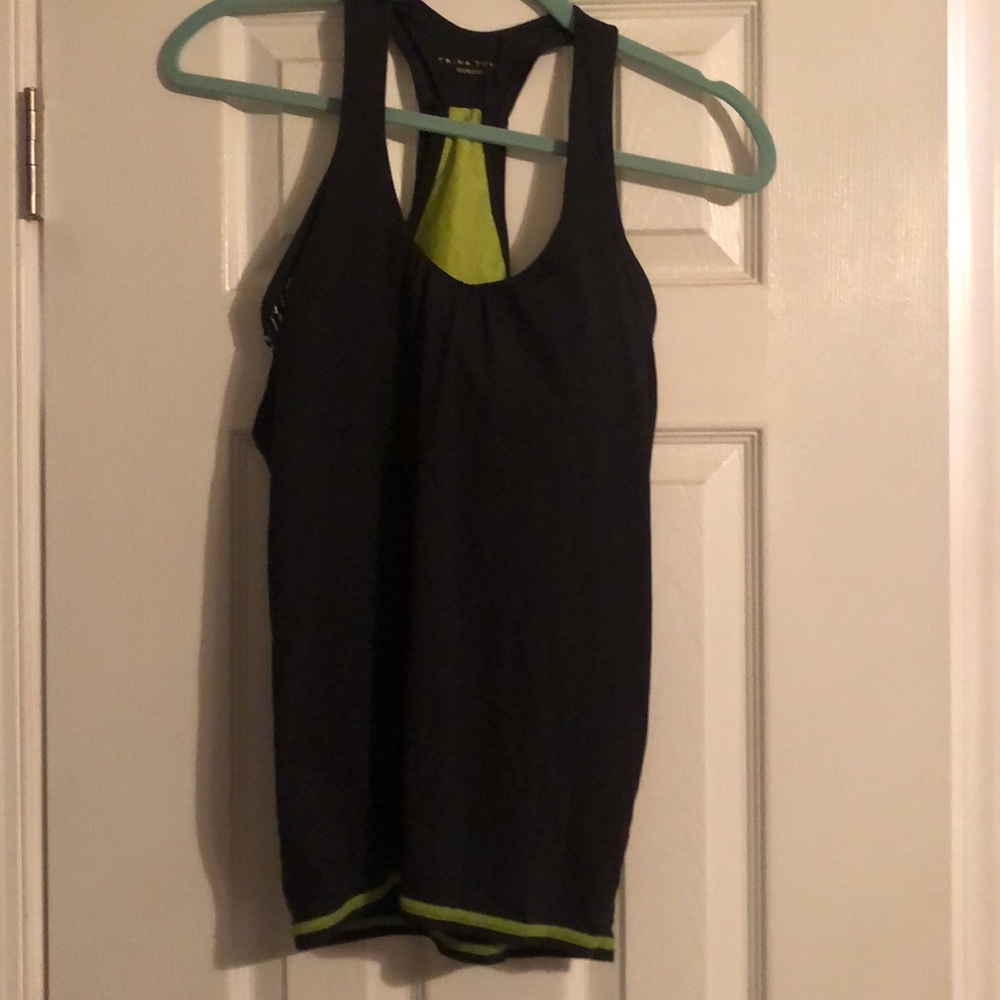 Athletic tank top w/ built in bra